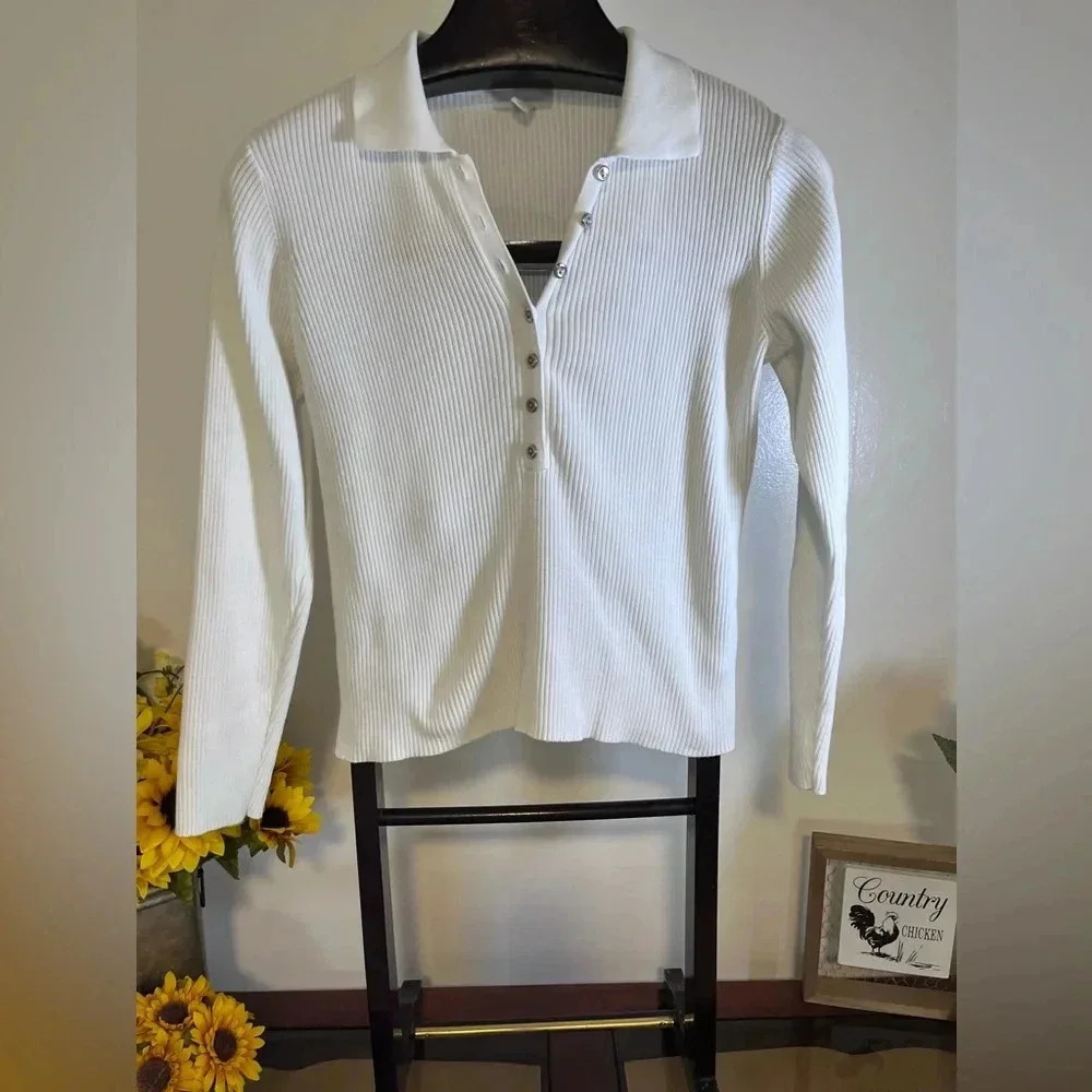 Charter club women’s size medium 100% cotton long sleeve shirt with buttons